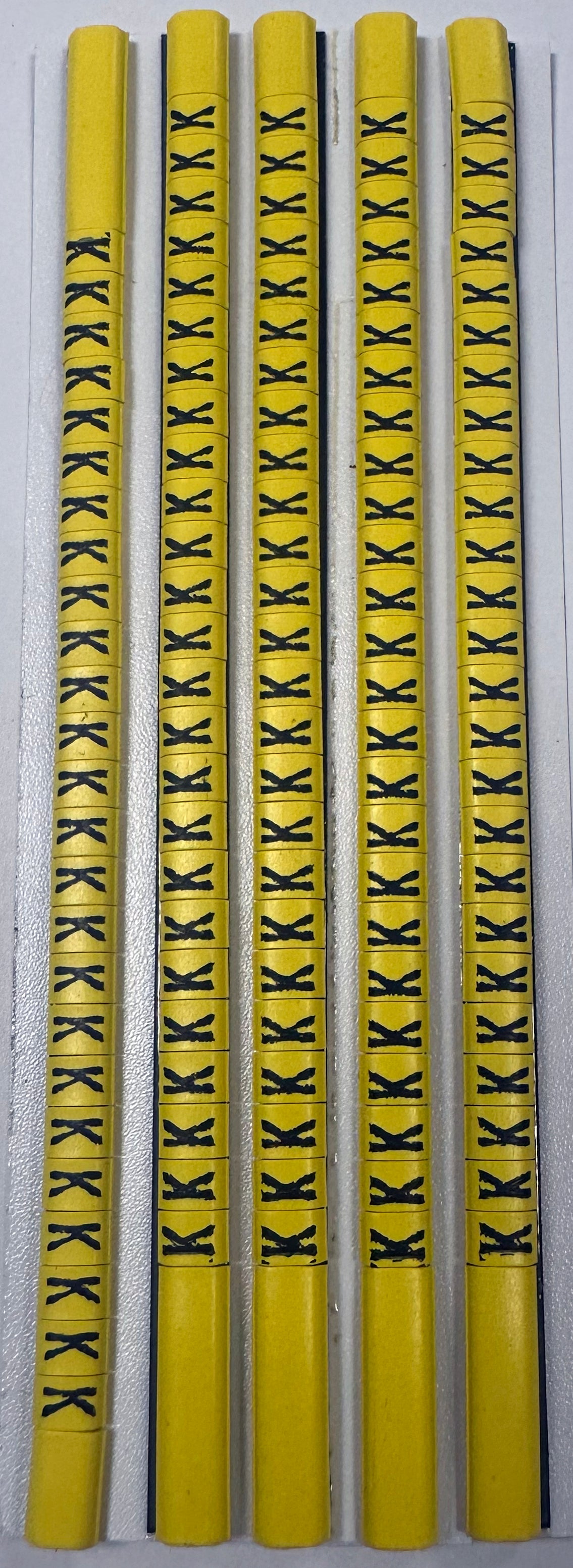 30BYK - Ademark Style P3 Conductor Markers, PVC, Letter K, 3mm, Negro & Amarillo, 10 Strips