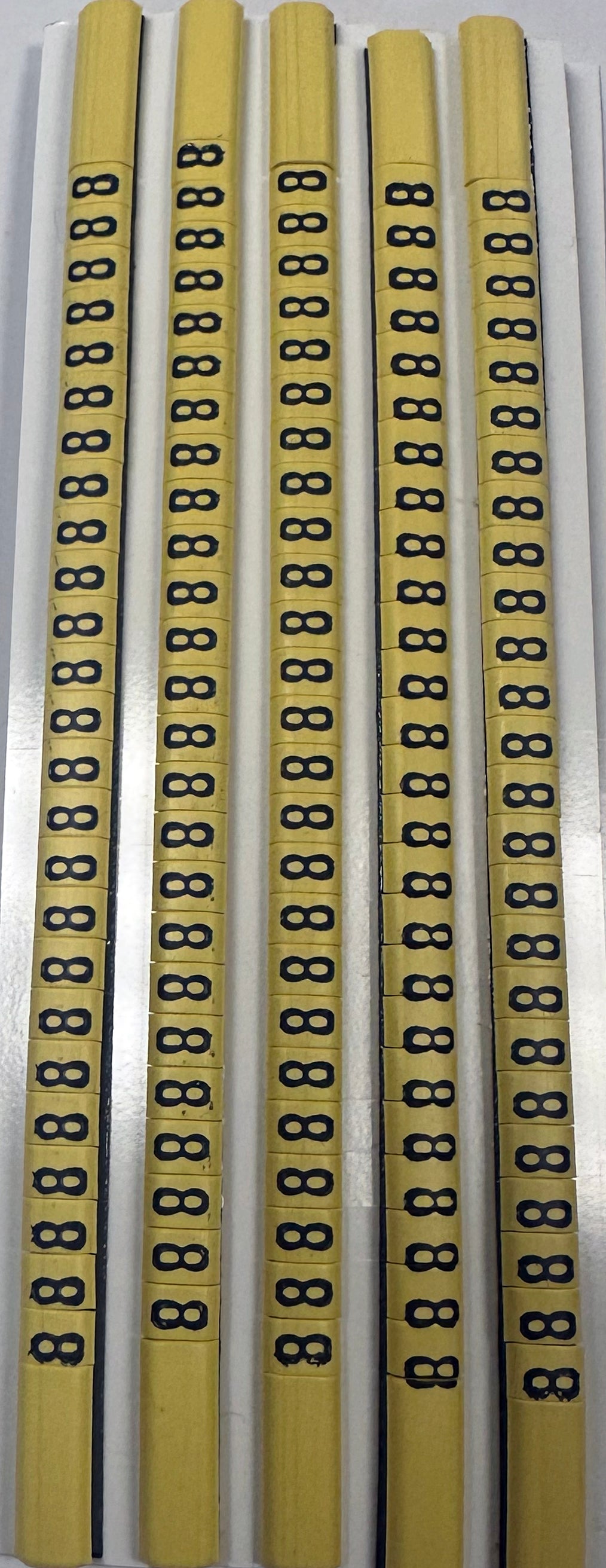 30BY8 - Ademark Style P3 Conductor Markers, PVC, Number 8, 3mm, Negro & Amarillo, 10 Strips