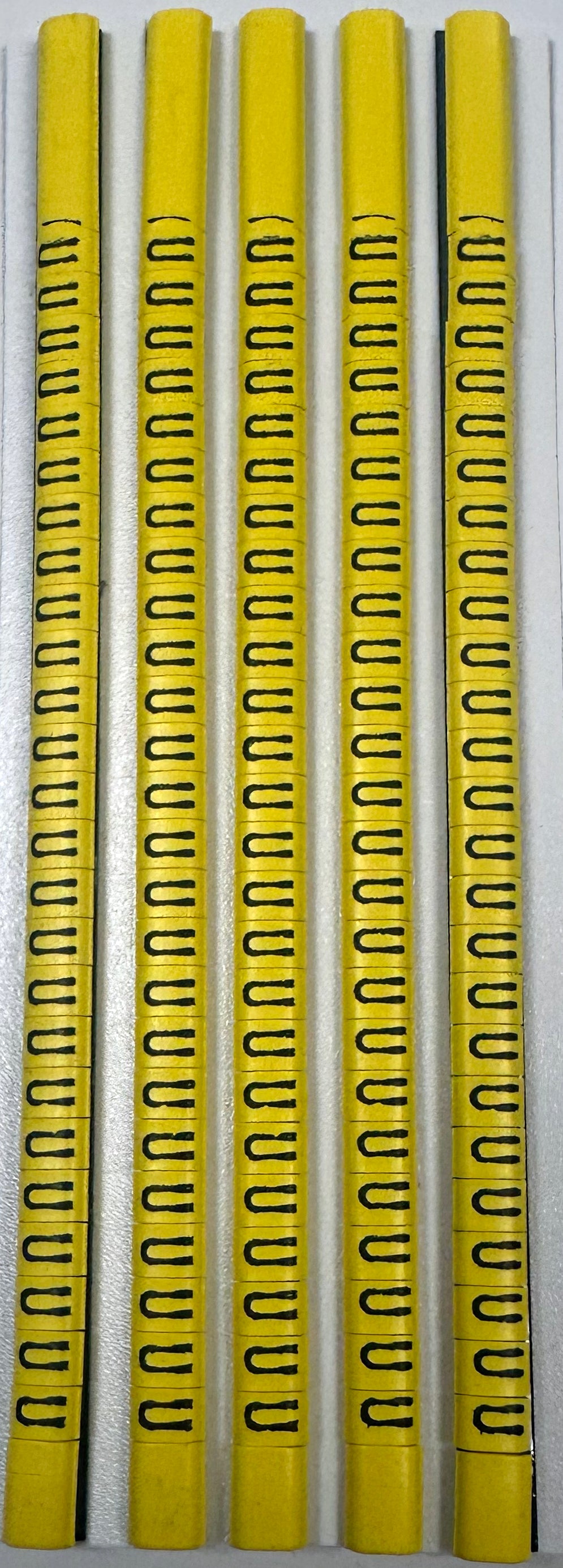 30BYU - Ademark Style P3 Conductor Markers, PVC, Letter U, 3mm, Negro & Amarillo, 10 Strips