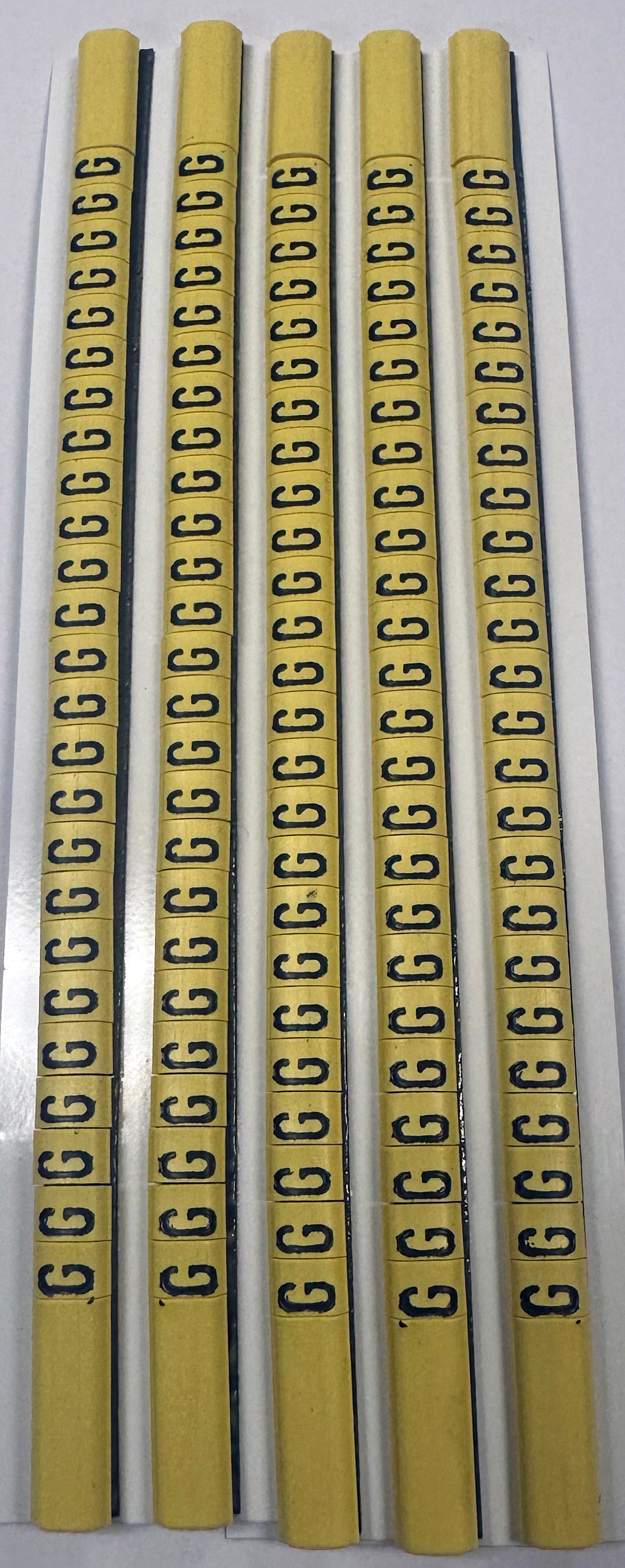 30BYG - Ademark Style P3 Conductor Markers, PVC, Letter G, 3mm, Negro & Amarillo, 10 Strips