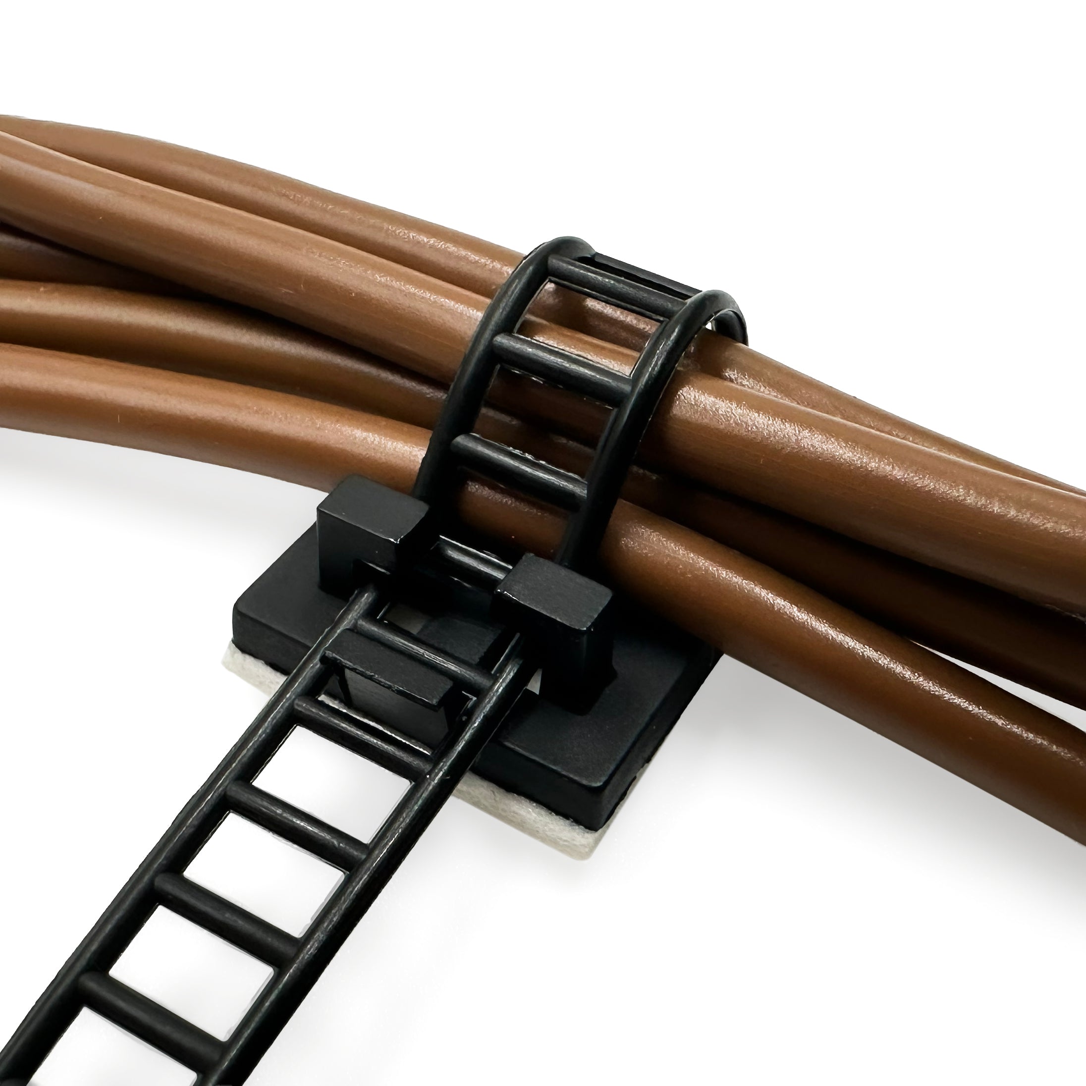 ACT-17BK - 2-1/2" x 5/16" De nailon Ajustable Cable Abrazaderas, Ladder Type, Self Adhesive, Negro, 100 piezas