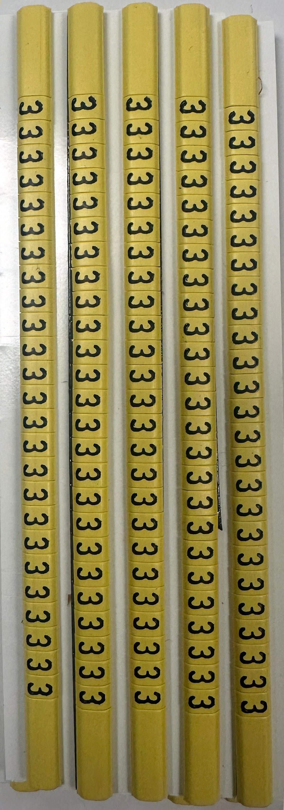 30BY3 - Ademark Style P3 Conductor Markers, PVC, Number 3, 3mm, Negro & Amarillo, 10 Strips
